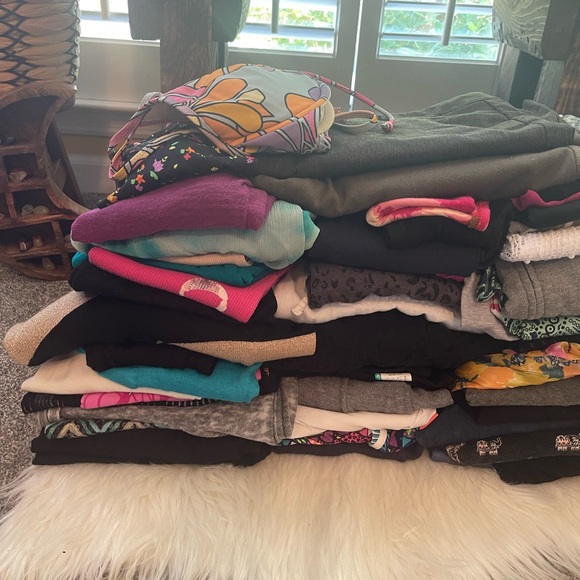 Women’s semi-mystery Reseller bundle - Picture 2 of 5